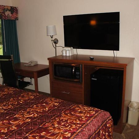 Econo Lodge Waite Park Екстериор снимка