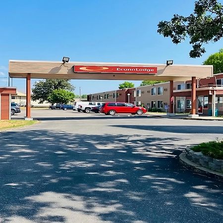 Econo Lodge Waite Park Екстериор снимка