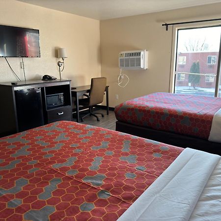 Econo Lodge Waite Park Екстериор снимка