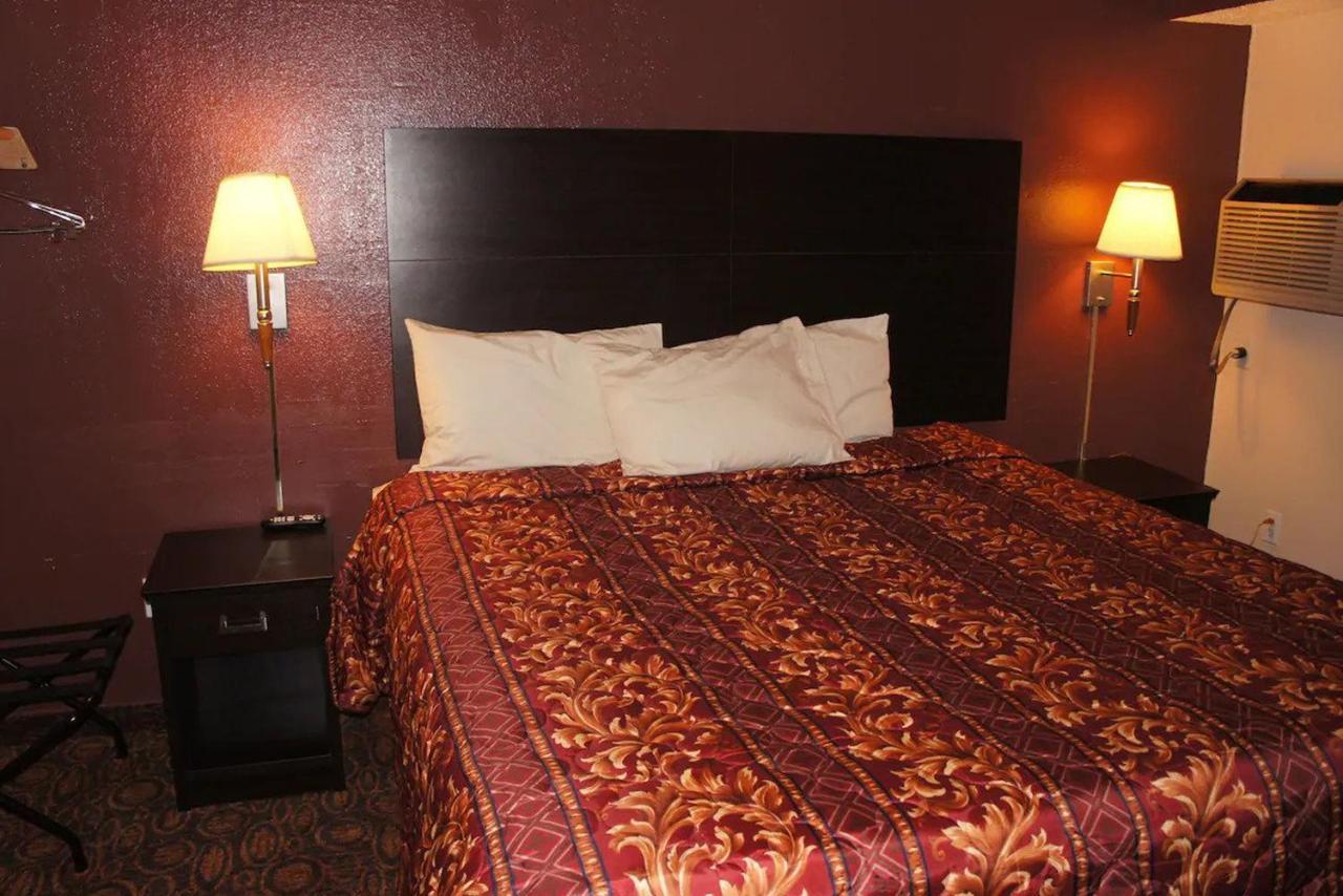 Econo Lodge Waite Park Екстериор снимка