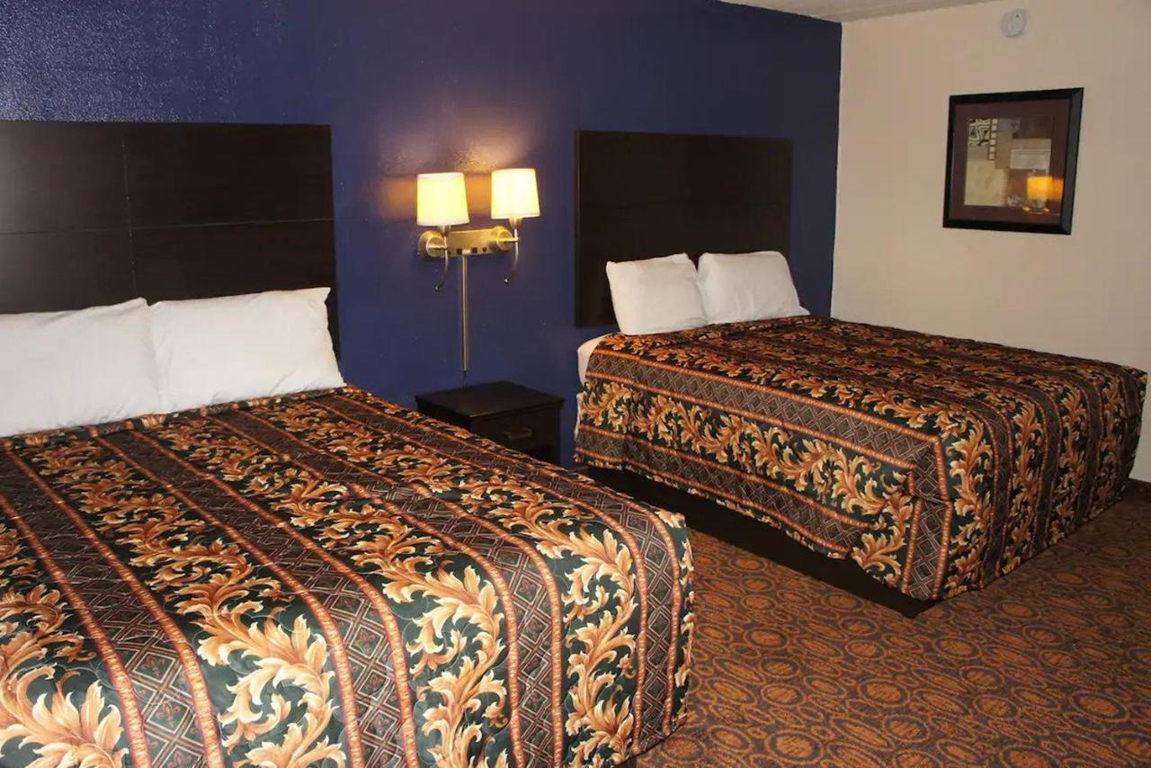 Econo Lodge Waite Park Екстериор снимка