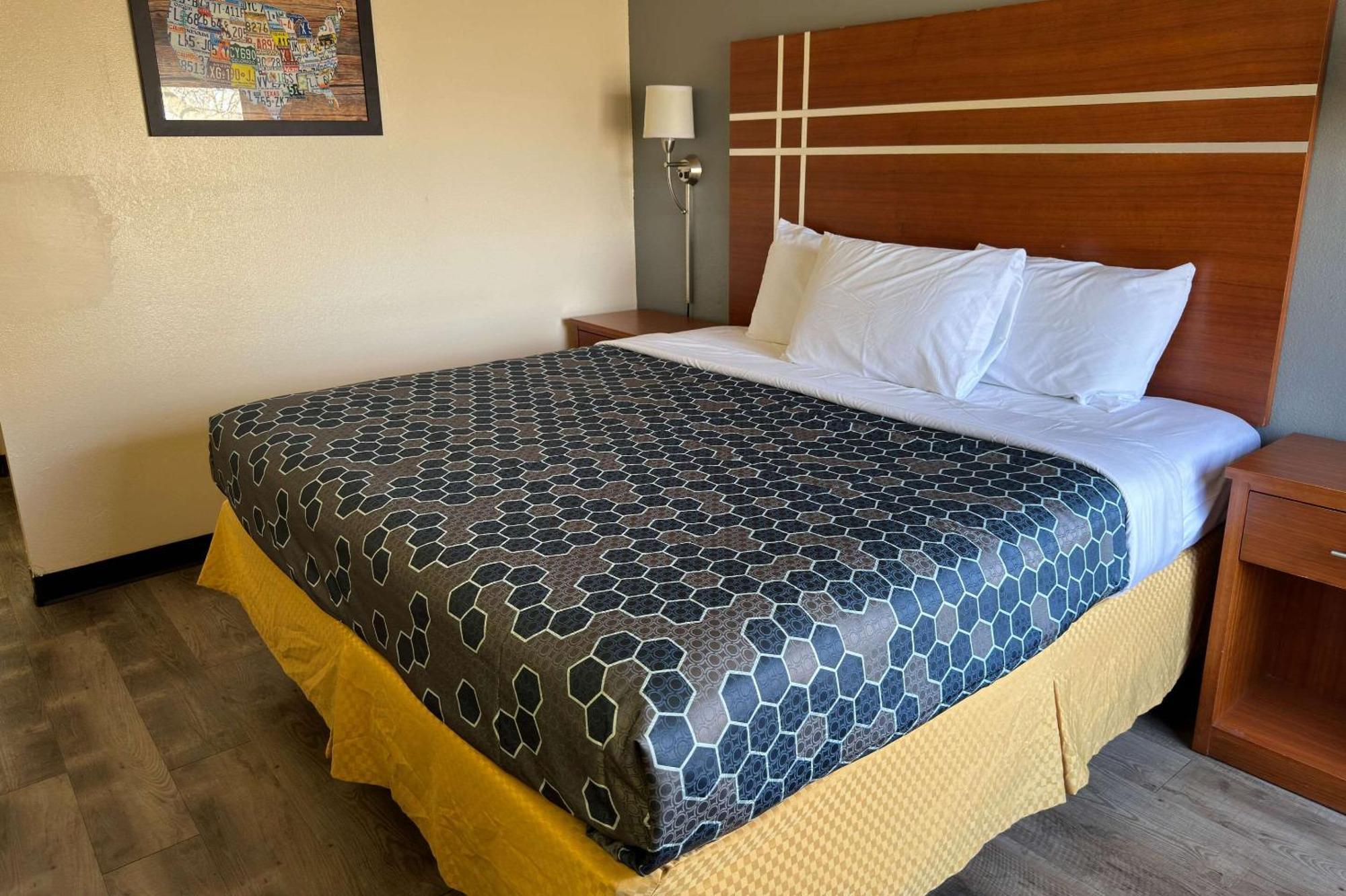 Econo Lodge Waite Park Екстериор снимка