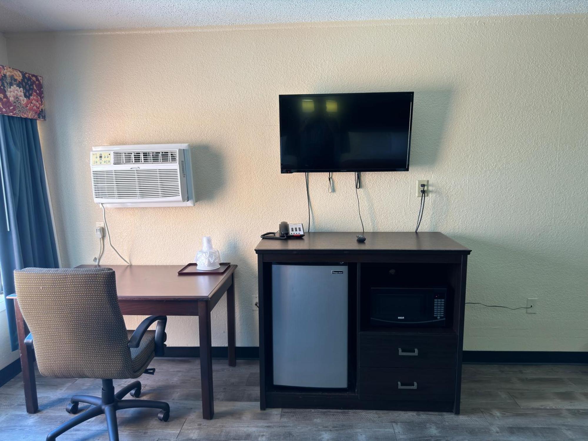 Econo Lodge Waite Park Екстериор снимка