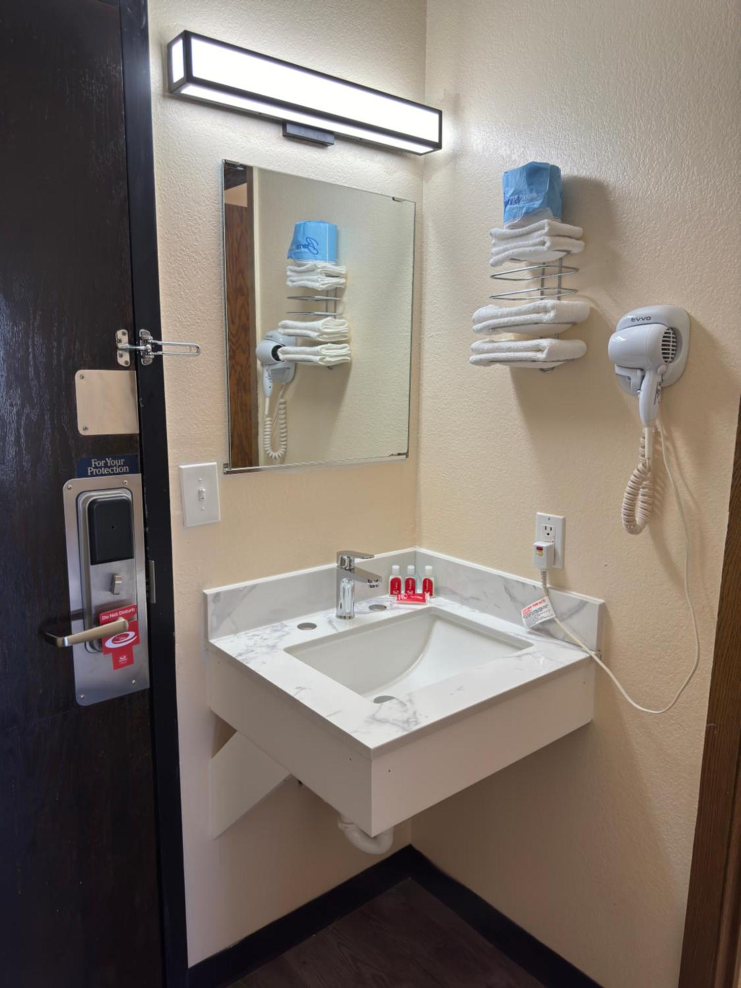 Econo Lodge Waite Park Екстериор снимка