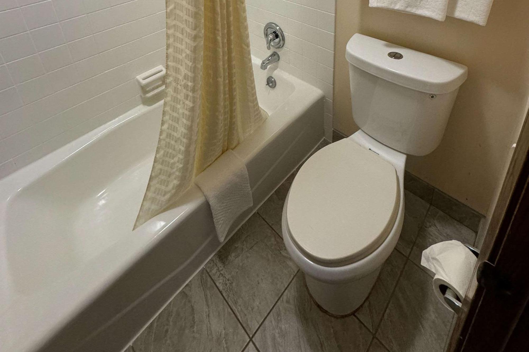 Econo Lodge Waite Park Екстериор снимка