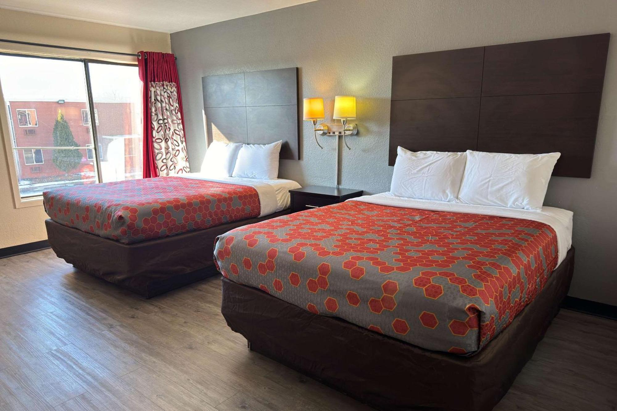 Econo Lodge Waite Park Екстериор снимка