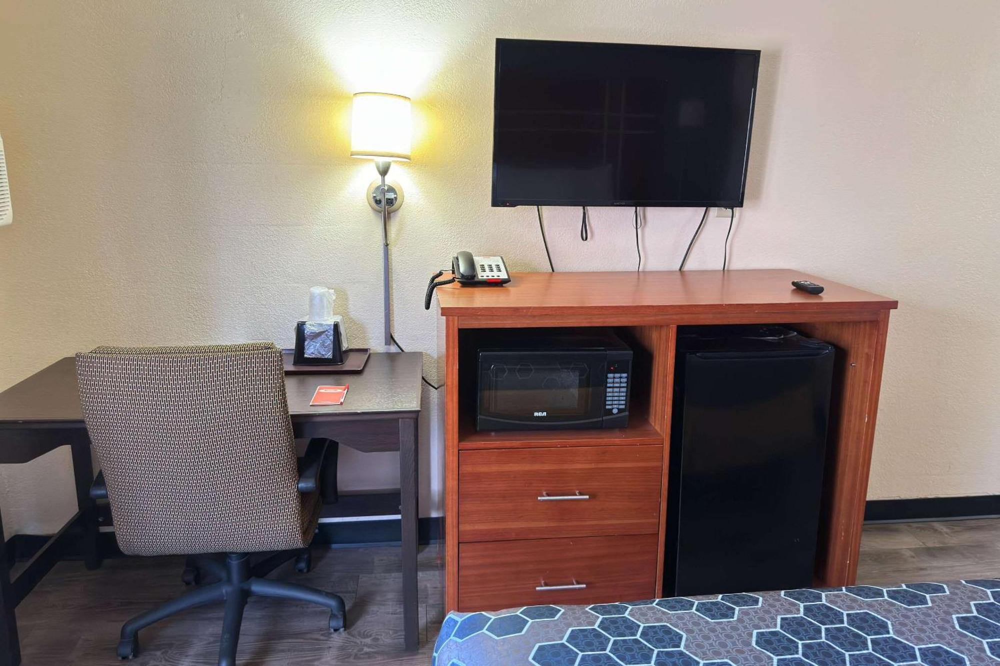 Econo Lodge Waite Park Екстериор снимка