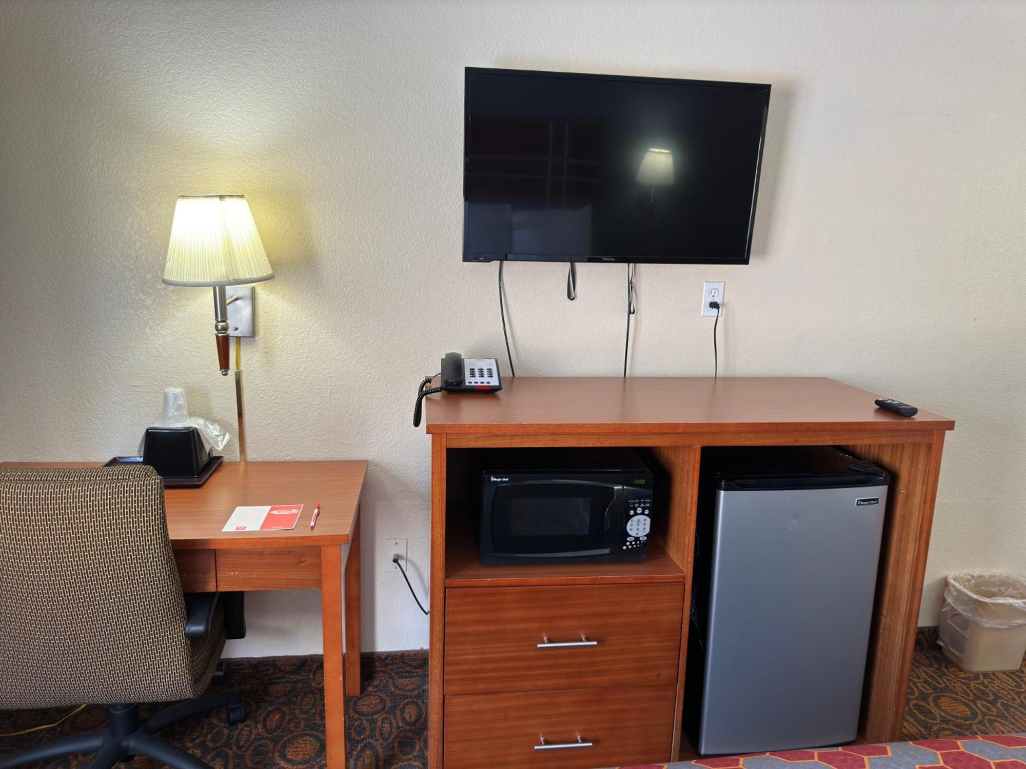 Econo Lodge Waite Park Екстериор снимка