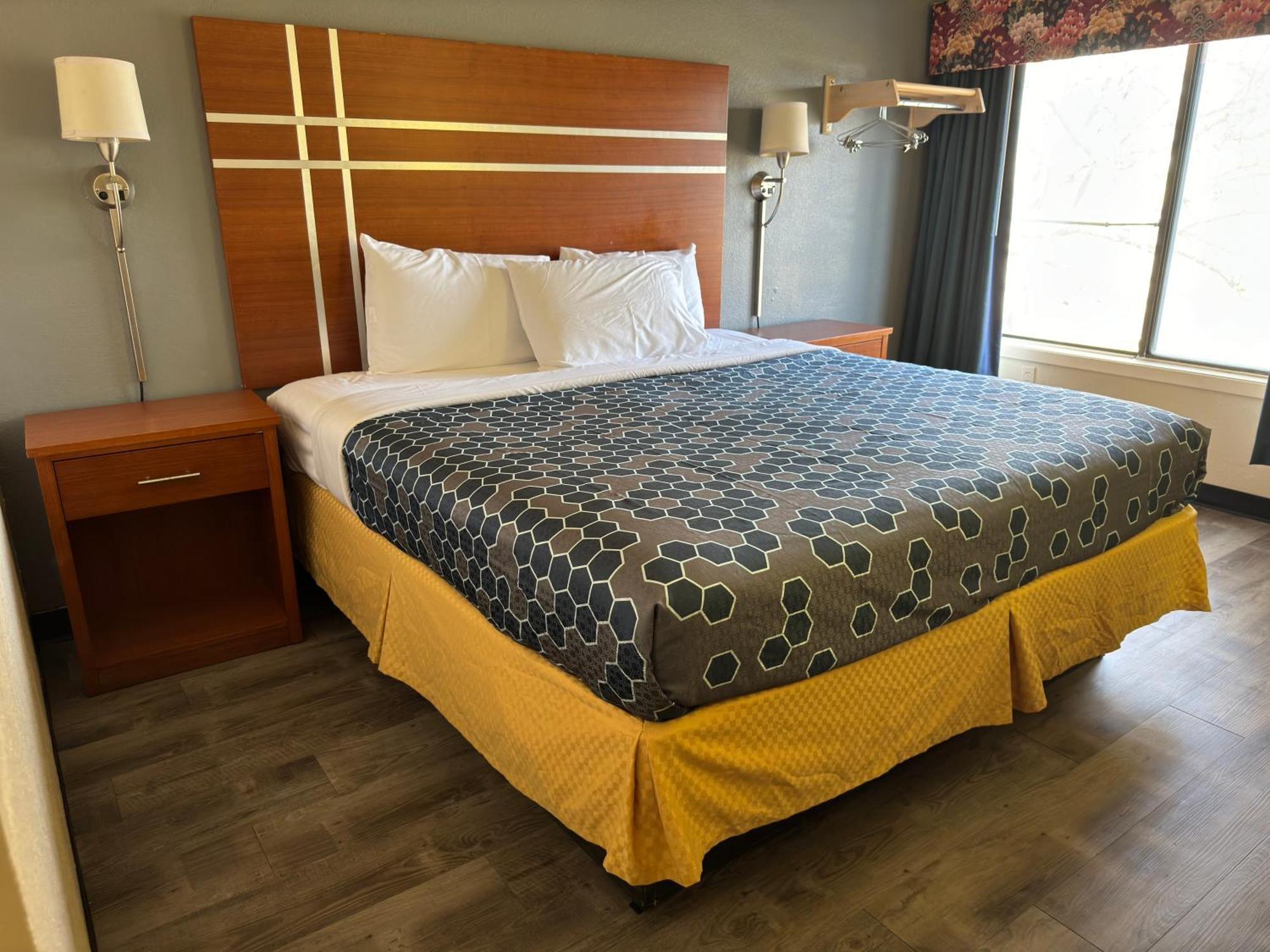 Econo Lodge Waite Park Екстериор снимка